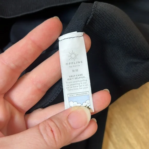 Aerie Offline Sidewalk Seamless Black Cropped T-shirt - Picture 6 of 7